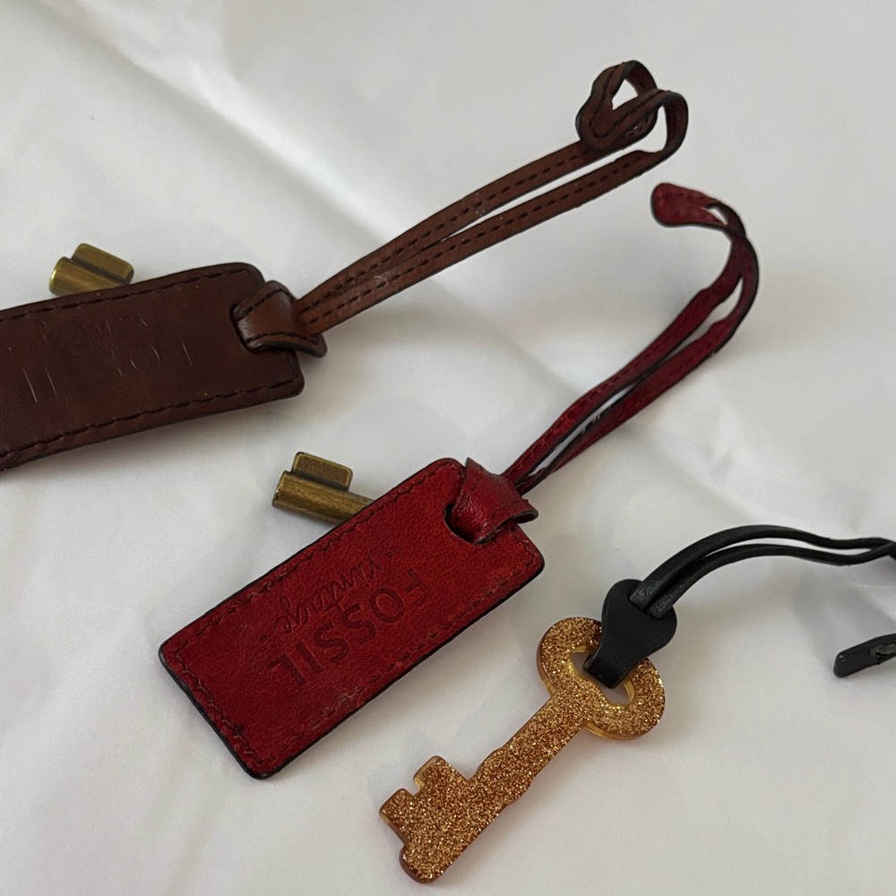 Lot of fossil fobs Brown and Red Leather Keychains with Gold Key Preowned - Picture 6 of 6